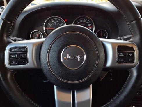 Used 2014 Jeep Wrangler Unlimited Rubicon image 17