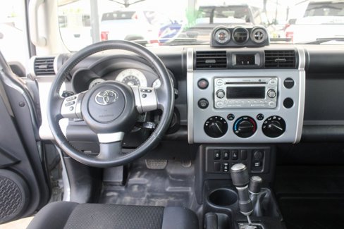 Used 2014 Toyota FJ Cruiser 4WD image 2