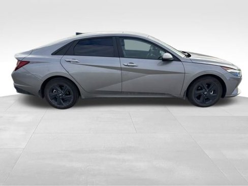 Used 2022 Hyundai Elantra SEL image 6