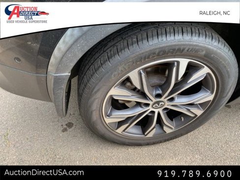 Used 2017 INFINITI QX30 Premium w/ Technology Package image 16