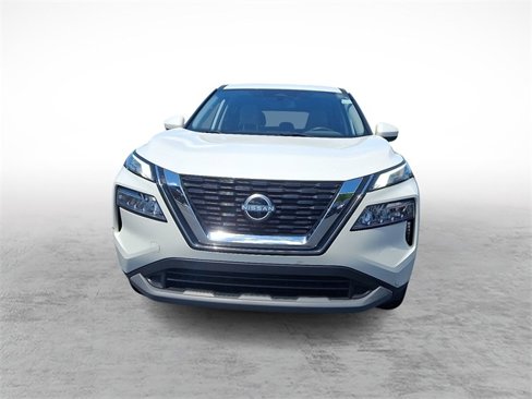 Used 2023 Nissan Rogue SV image 2