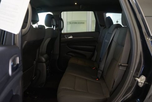 Used 2019 Jeep Grand Cherokee Laredo image 29