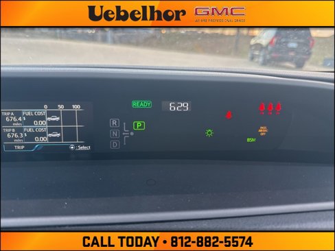 Used 2021 Toyota Prius LE image 25