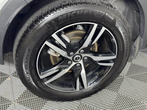 Certified 2025 Volvo XC40 B5 Core image 6