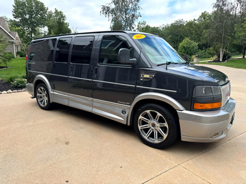 Used 2017 GMC Savana 2500 image 8
