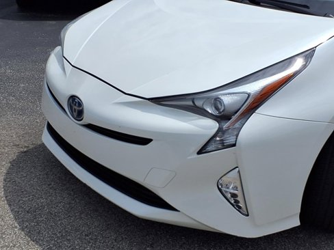 Used 2016 Toyota Prius Three Touring image 18