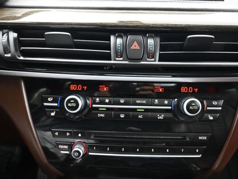 Used 2015 BMW X5 xDrive35d image 19