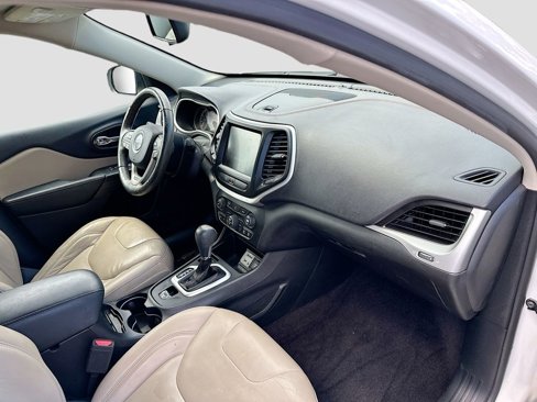 Used 2017 Jeep Cherokee Limited image 35