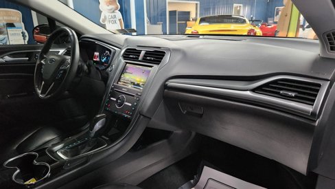 Used 2016 Ford Fusion Titanium image 13