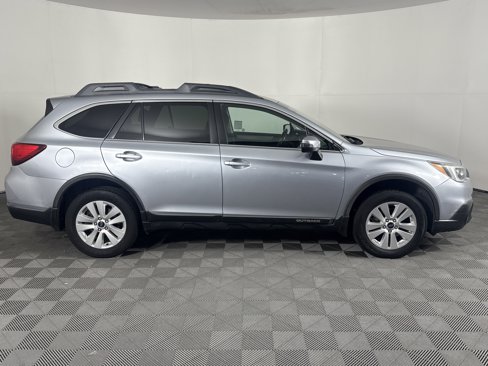 Used 2016 Subaru Outback 2.5i Premium image 2
