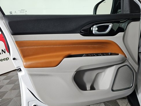 Certified 2022 Jeep Compass Limited image 11