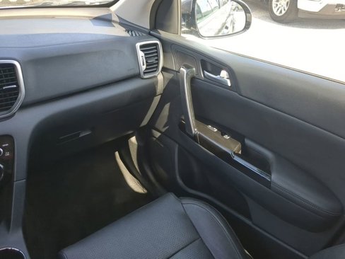 Used 2018 Kia Sportage SX image 16
