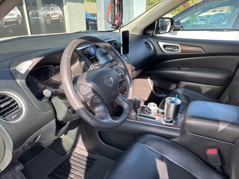 Used 2017 Nissan Pathfinder Platinum image 8