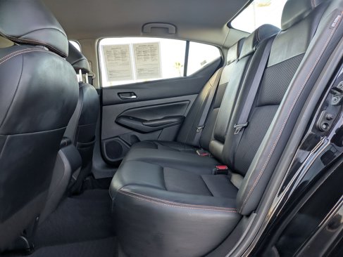 Used 2022 Nissan Altima 2.5 SR image 14