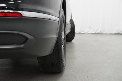 Used 2022 Volkswagen Tiguan SE image 9