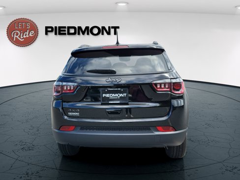 New 2026 Jeep Compass Latitude image 7