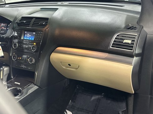Used 2016 Ford Explorer FWD image 39