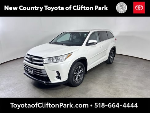 Used 2018 Toyota Highlander LE image 7