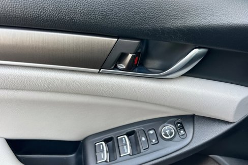 Used 2019 Honda Accord LX image 8