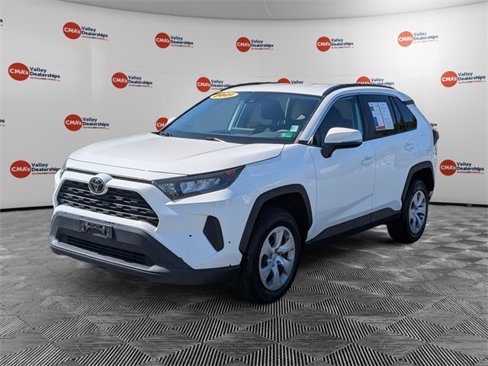 Used 2021 Toyota RAV4 LE image 1