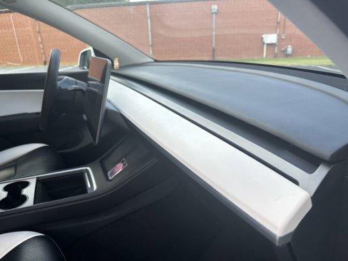 Used 2022 Tesla Model Y Performance image 27