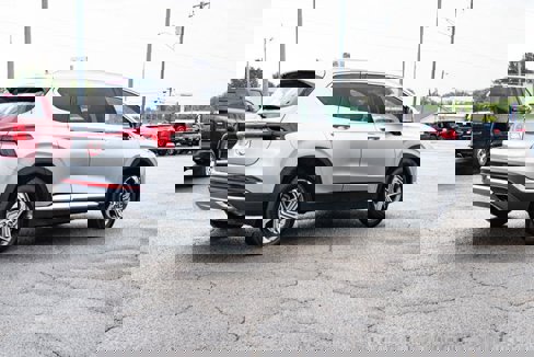 Used 2023 Hyundai Santa Fe SEL w/ Premium Package image 5