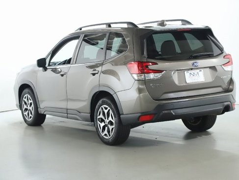 Used 2020 Subaru Forester Premium image 43