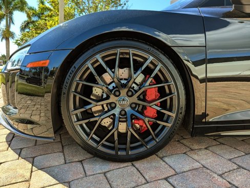Used 2018 Audi R8 V10 w/ Premium Package image 34