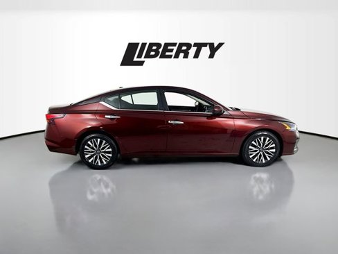 Used 2023 Nissan Altima 2.5 SV image 8