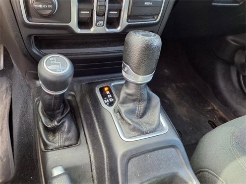 Used 2018 Jeep Wrangler Unlimited Sport S image 24