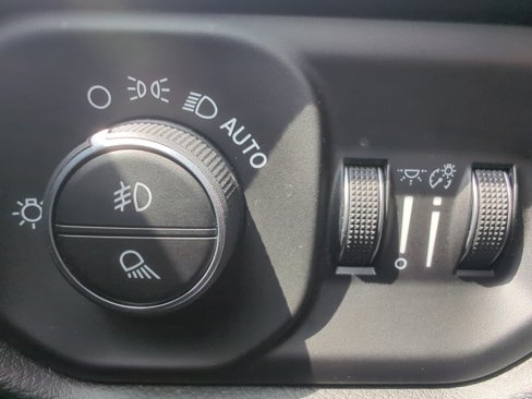 Used 2019 RAM 1500 Big Horn image 22