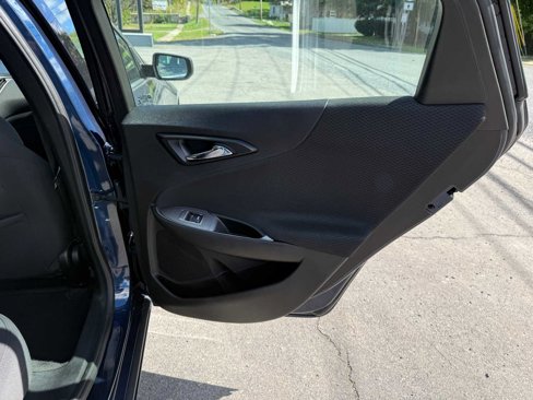 Used 2022 Chevrolet Malibu LT image 30