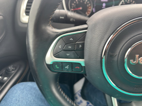 Used 2019 Jeep Compass Latitude image 17