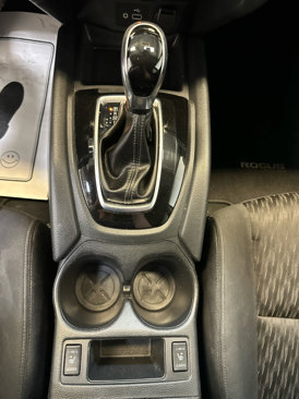 Used 2020 Nissan Rogue SV image 23