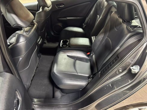 Used 2018 Toyota Prius Prime Premium image 31