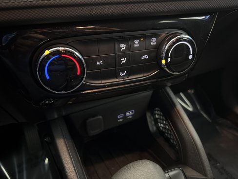 Used 2024 Chevrolet TrailBlazer LT image 19