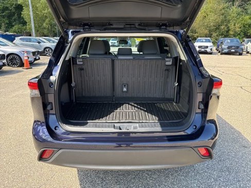 Used 2024 Toyota Highlander XLE image 14