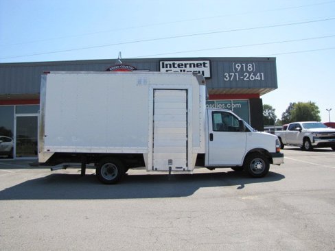 Used 2011 Chevrolet Express 4500 w/ Chrome Appearance Package image 1