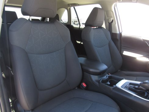 Used 2019 Toyota RAV4 XLE image 11