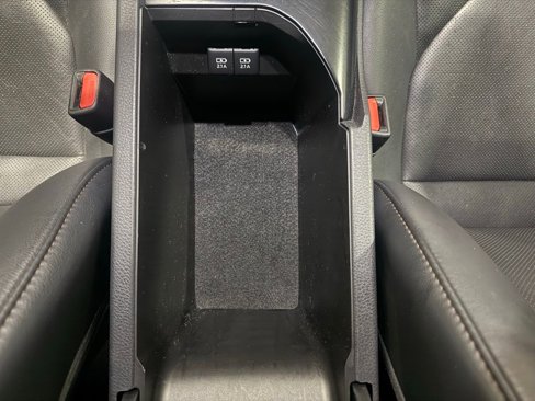 Used 2020 Toyota Camry XLE image 31