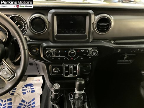 Used 2023 Jeep Wrangler Sport S image 15