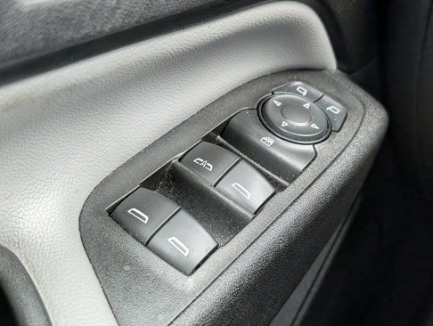 Used 2020 Chevrolet Equinox LS image 20