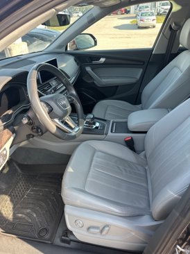 Used 2019 Audi Q5 Prestige w/ Prestige Package image 5