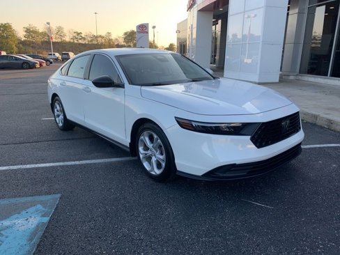 Used 2023 Honda Accord LX image 2
