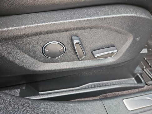 Used 2018 Ford Edge Titanium image 20