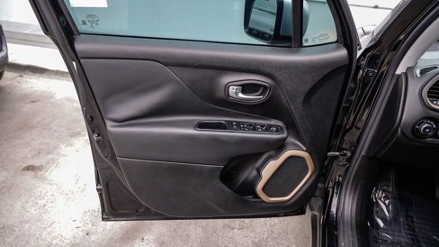 Used 2016 Jeep Renegade Limited image 21