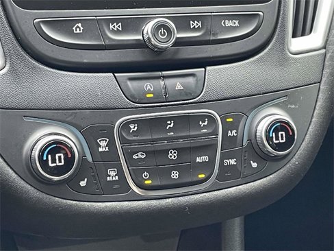 Used 2022 Chevrolet Malibu LT image 14