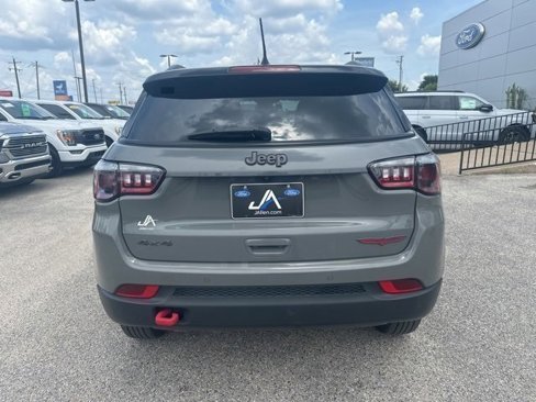 Used 2023 Jeep Compass Trailhawk image 6