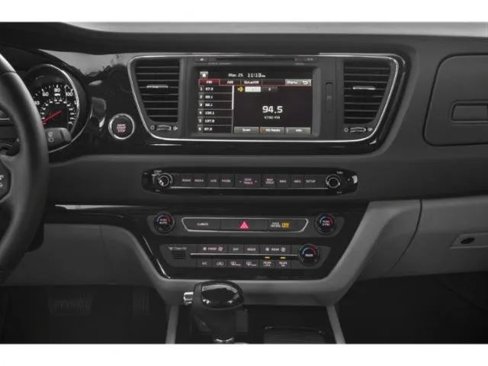 Used 2018 Kia Sedona SX image 13