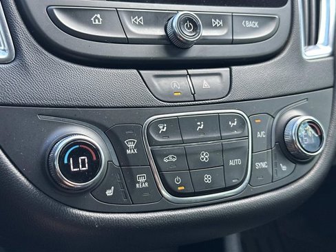 Used 2021 Chevrolet Malibu LT w/ Leather Package image 24